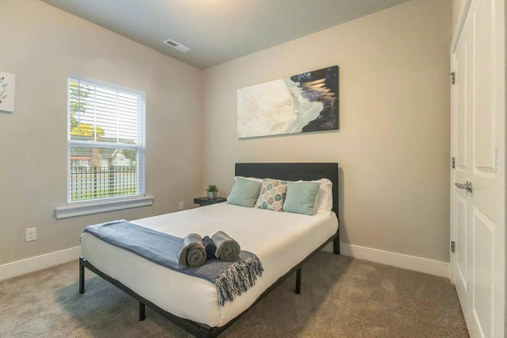 Brand New Build 10 Min- Uptown Villa Charlotte Exterior photo